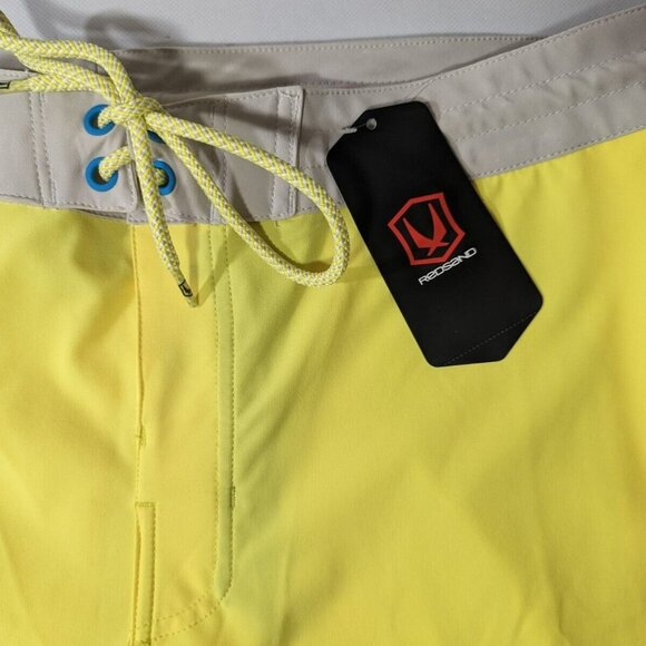 NEW Men's Redsand BoardShorts 9" Inseam Swim Shorts Voltage MSRP $64 - Picture 5 of 7